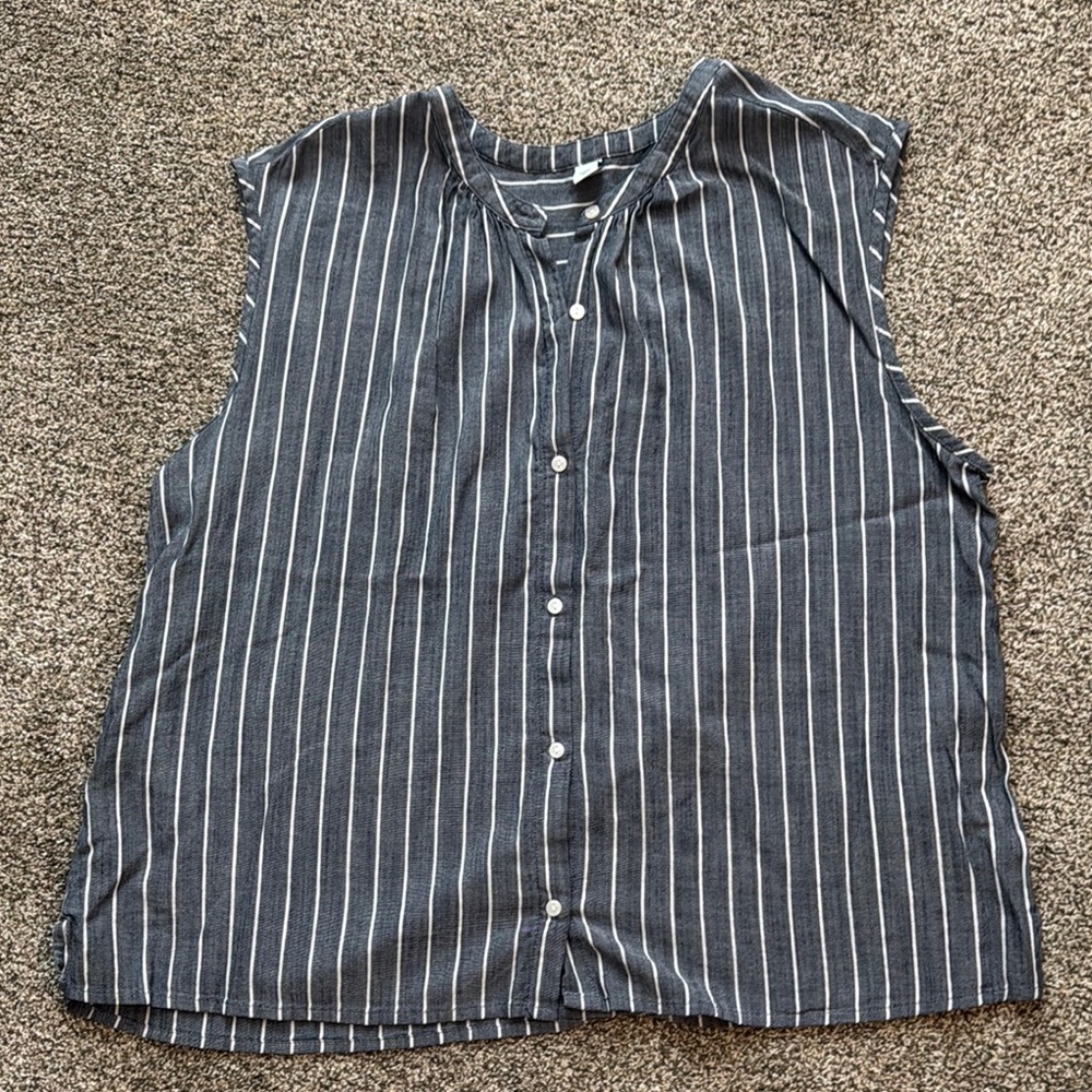 Old Navy Black and Blue Sleeveless Button Down Shirt, Linen